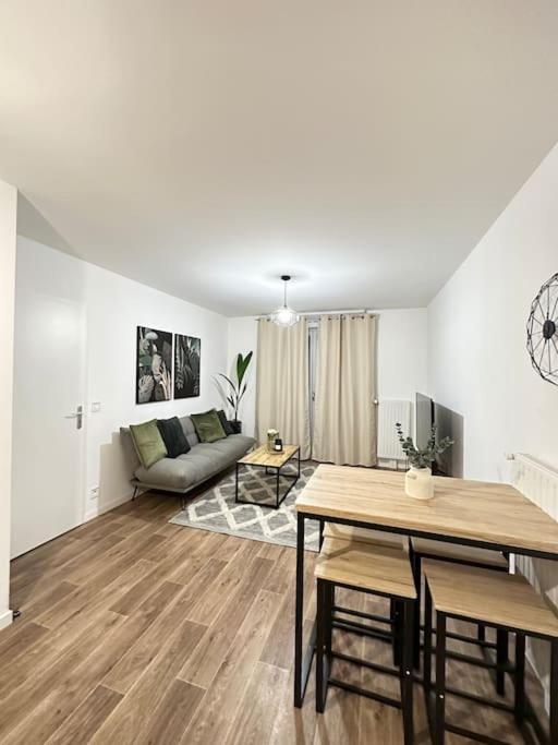 Cosy House A 6 Min Du Rer A Et Psa Appartement